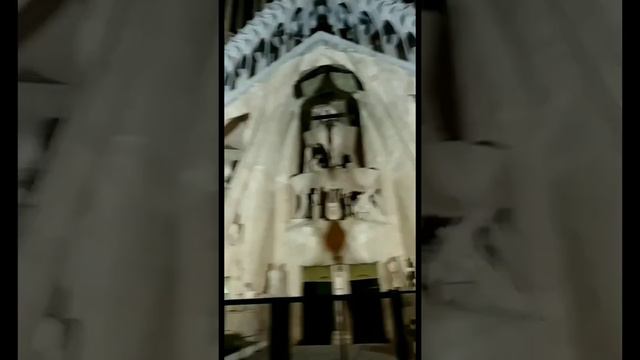 What's with this drippy Church in Barcelona? La Sagrada Familia