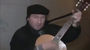 ''Дорога к Богу'' песня в переходе под гитару