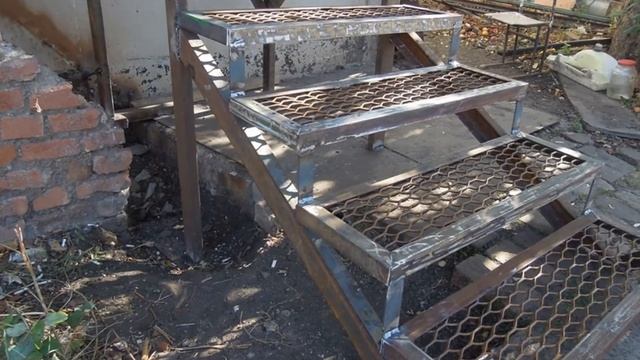 Изготовление лестницы металлической на второй этаж для садового домика смотреть онлайн