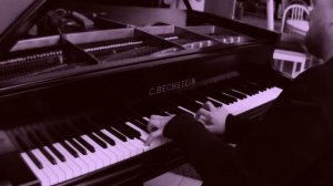 "Радовать" -- песня А. Днепрова. На Фортепиано.