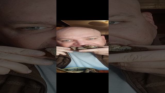 Перекус шпроты в масле/ОБЖОР/мукбанг