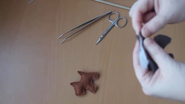 Брелок-собачка из фетра смотреть онлайн