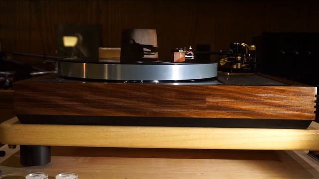 Fever_ Linn LP12_ Graham 1.5 & NEW Benz Micro Wood смотреть онлайн