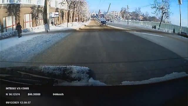 ПРИМЕР ДНЕВНОЙ ЗАПИСИ С ЗАДНЕЙ КАМЕРЫ INTEGO VX-1300S смотреть онлайн