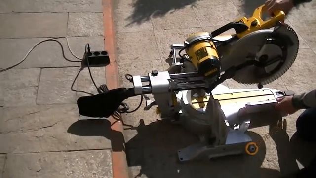 Настолен циркуляр DeWalt DWS780 - 1675W