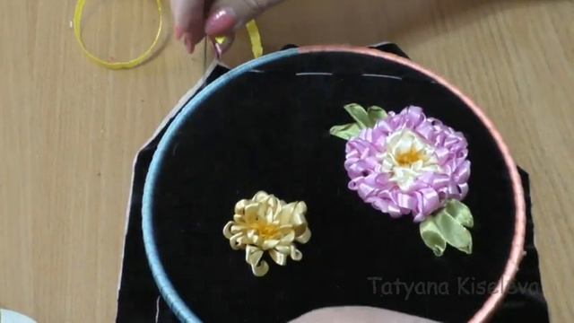 Хризантема вышивка лентами/Chrysanthemum ribbon embroidery смотреть онлайн