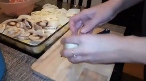 Картошка с грибами и фаршем, запеченная в духовке