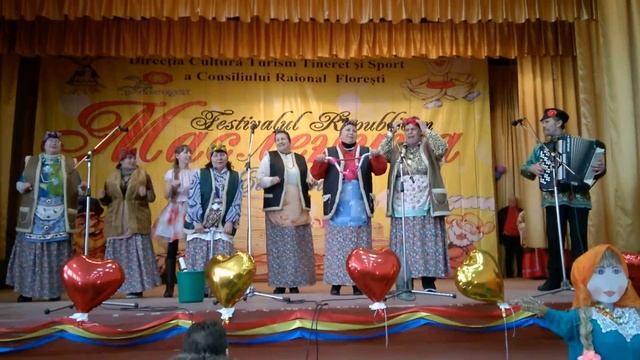 Шуточная песня в исполнении ансамбля "Чаровницы" дома культуры села Майское Флорештского района. смотреть онлайн