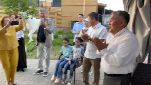 50 жасқа арналған құттықтау өлең. Песня на юбилей дяде 50 лет! смотреть онлайн