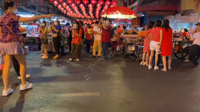 УЛИЧНАЯ ЕДА БАНГКОКА | РАЙОН ЧАЙНА ТАУН ТАИЛАНД смотреть онлайн