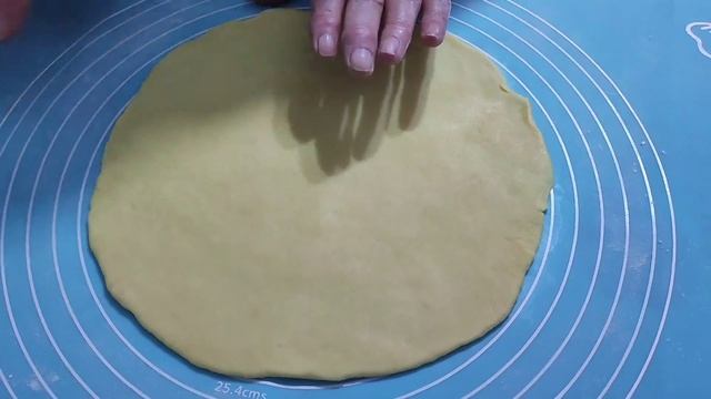 НЕЖНОЕ ПЕСОЧНОЕ ПЕЧЕНЬЕ, С НЕОБЫЧНОЙ НАЧИНКОЙ КОНФЕТЫ "КОРОВКА"!!! #песочноетесто #готовка #печень