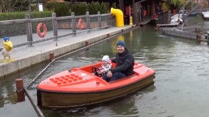 Германия #2 Леголенд парк аттракционов Катя катается на игрушечном паровозике Le