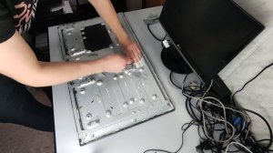 Полная разборка телевизора LG 32LF560V Complete disassembly of LG 32LF560V TV