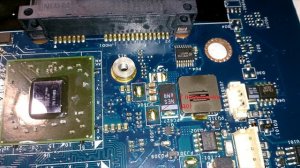 Lenovo Z565 ( LA-5754p Rev 1.0) Переделка на встроенное видео материнки при неисправной игровой