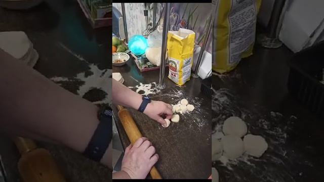 самое то. тесто для пельменей в планетарном миксере.