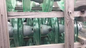 Тарелочки на проводах. Изоляторы,  виды-назначение и конструкция.