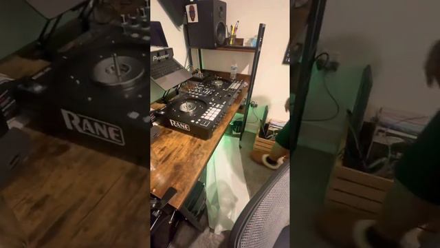 Rane One Unboxing | First Look At Rane One смотреть онлайн