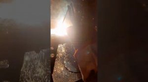 Резка чугуна электро сваркой!!!