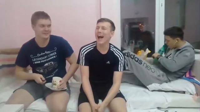 УСТРОИЛИ КОНЦЕРТ В БОЛЬНИЧКЕ (перепели lizer ,сектор газа) смотреть онлайн