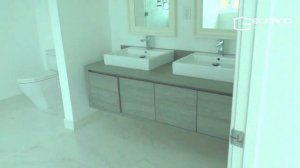 $1,2 млн за АПАРТАМЕНТЫ В МАЙАМИ с парковкой для яхты | Квартира в Санни Айлс