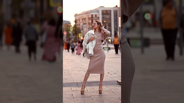 Вышли бы на улицу в таких туфлях ? #платья2023 #красивыедевушки #девушкитанцуют #модаистиль