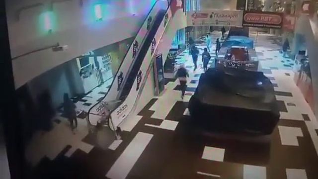 Налет на ТЦ "Кит" в Екатеринбурге смотреть онлайн