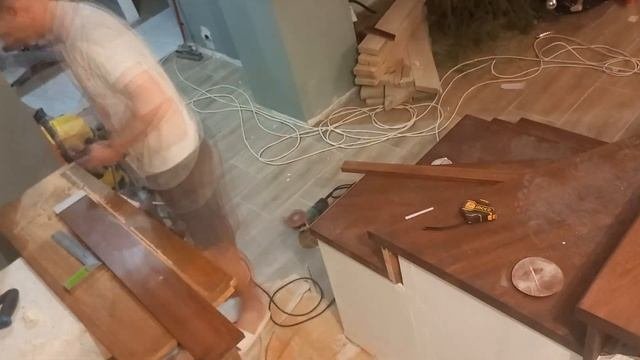 Монтаж двухмаршевой лестницы
