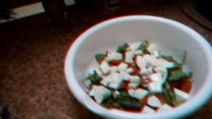 Салат с рукколой, моцареллой и помидорами черри