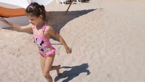 Gymnastics ?♀️ on the beach ? 6 years ?♀️ Andra ❤️