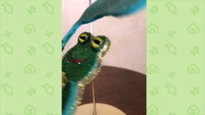 Лягушонок под листом. Ручная работа./Little frog under a leaf. Handmade.