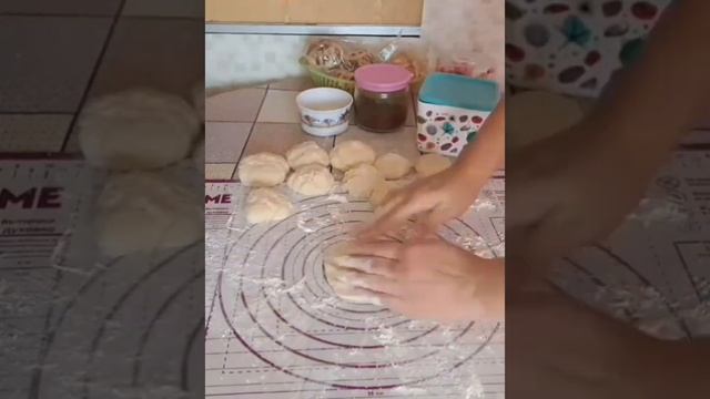 ???Пеку вкусные булочки. смотреть онлайн