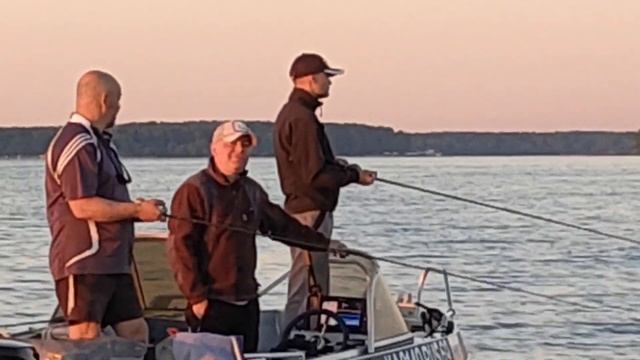 Иваньковское водохранилище. Рыбалка смотреть онлайн