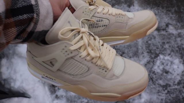 Styling/On-Foot of Air Jordan 4 OFF-WHITE Sail смотреть онлайн