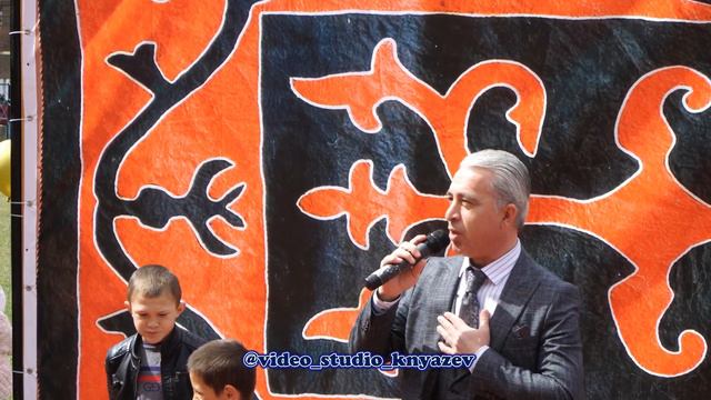 ПОЁТ АЛИМ ТЕППЕЕВ В ДЕНЬ ВОССТАНОВЛЕНИЯ АВТОНОМИИ БАЛКАРСКОГО НАРОДА.Г.ТЫРНЫАУЗ. 28.03.2023Г. смотреть онлайн