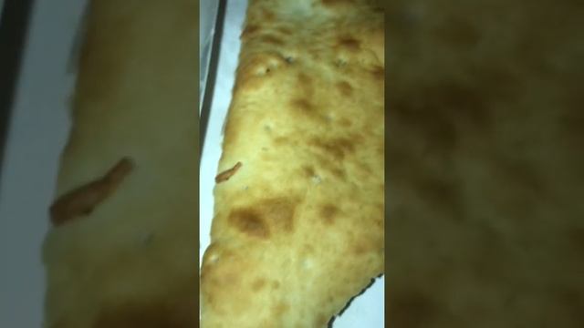 Чебурашка Пионер и Чебурашка футболист едят деревенскую пиццу и пьют кола Черри. Cheburashka еда. смотреть онлайн