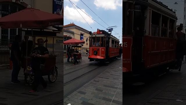 Улица Истикляль в Стамбуле. Знаменитый красный трамвайчик !!! Турция. Istanbul.