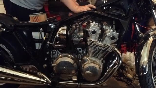 1980 Honda CB 750 C carburetor removal смотреть онлайн