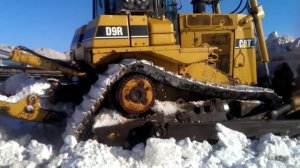 Гусеничный бульдозер CAT D9R. 50 тонн. 2006 года.