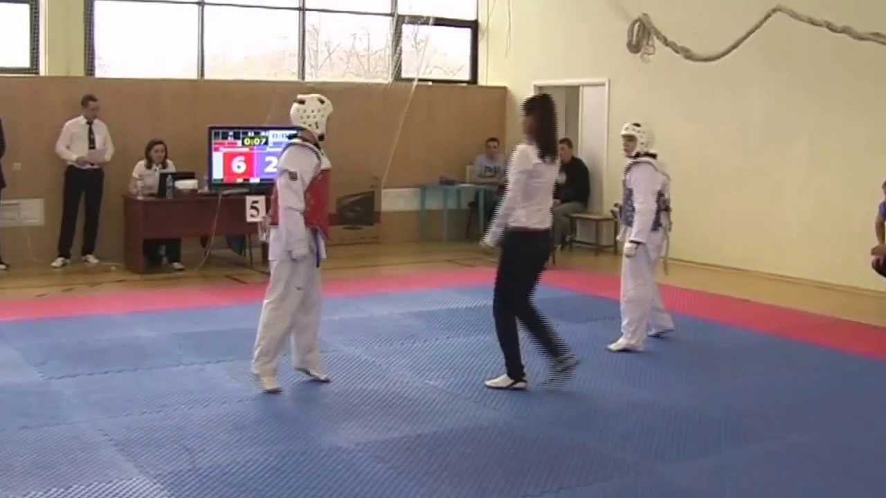 Taekwondo WTF. Турнир клуба Беркут. 03.11.2013 Балоян-Пряжников