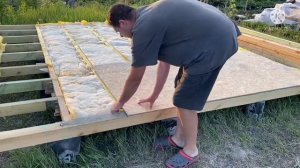 3 - СЕРИЯ | СТРОЮ ДАЧУ С НУЛЯ | ПОЛ ИЗ OSB | УТЕПЛЕНИЕ ПОЛА МИНЕРАЛЬНОЙ ВАТОЙ