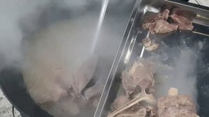 Вкуснейший Бешбармак приготовлен в узбекском казане на дровах #бешбармак#казан#огонь#