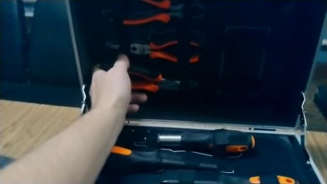 Обзор на инструмент электрика (подарок от жены). смотреть онлайн