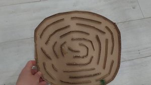 Лабиринт из коробки для шарика