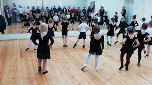 Как правильно танцевать.Открытый урок бальные танцы "Гармония"