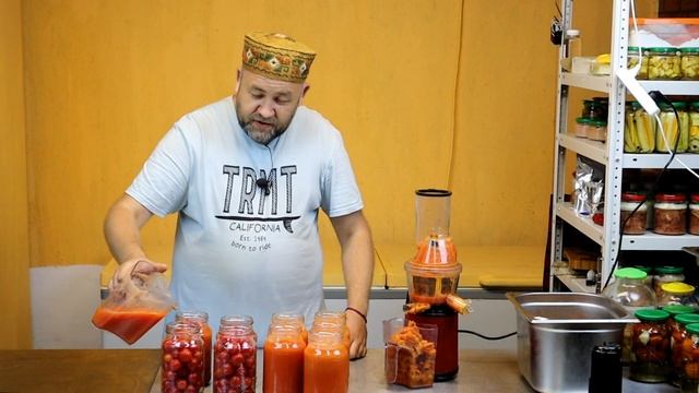 Томатный сок  с сюрпризом Помидоры в собственном соку в автоклаве Домашний томатный сок