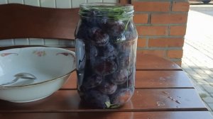 Очень вкусные солёные сливы.