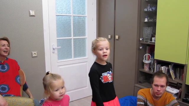 Сапега Анна поёт песню "За окном уже сугробы" смотреть онлайн