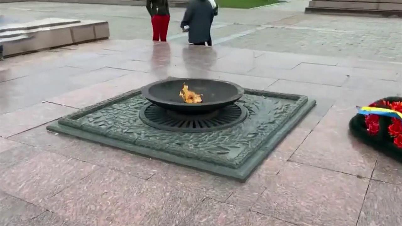 В Херсоне на аллее Славы впервые за долгое время снова зажгли Вечный огонь
