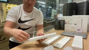 Распаковка Apple Watch SE, 44 мм, корпус из алюминия цвета «серый космос», спортивный ремешок