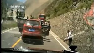 САМЫЕ СТРАШНЫЕ ОПОЛЗНИ В МИРЕ! СЛАБОНЕРВНЫМ НЕ СМОТРЕТЬ!!!